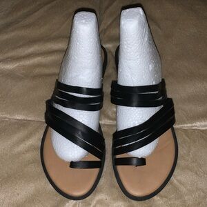 Kenneth Cole Reaction Strappy Thong Sandals